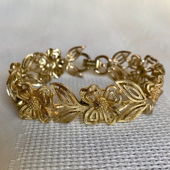 Lisner Jewelry - Vintage Gold Bracelet